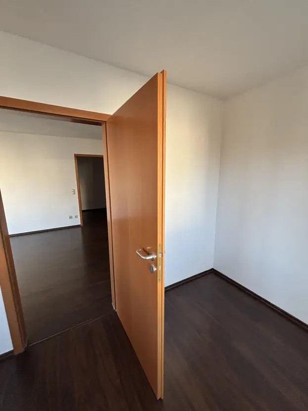 7f7b7518-6d5c-4a1f-811d-f63ac611565d-1977193769