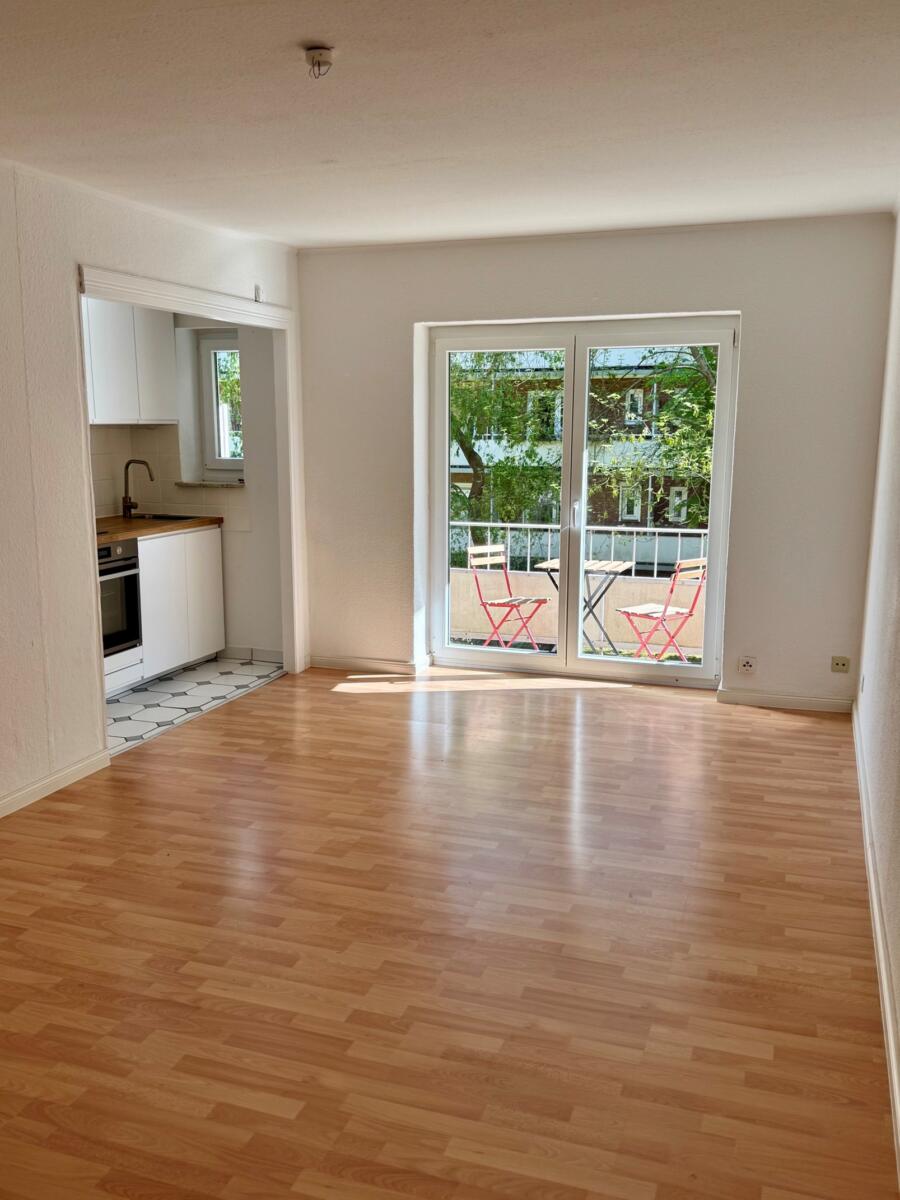 Wohnzimmer mit Küche